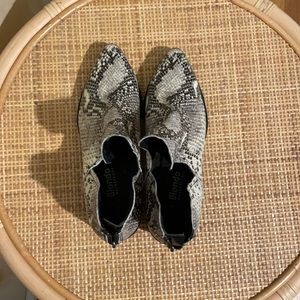 Blondo snakeskin rainboot size 7